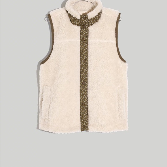 Madewell (Re)sourced Faux-Shearling Vest in Colorblock - Picture 5 of 5